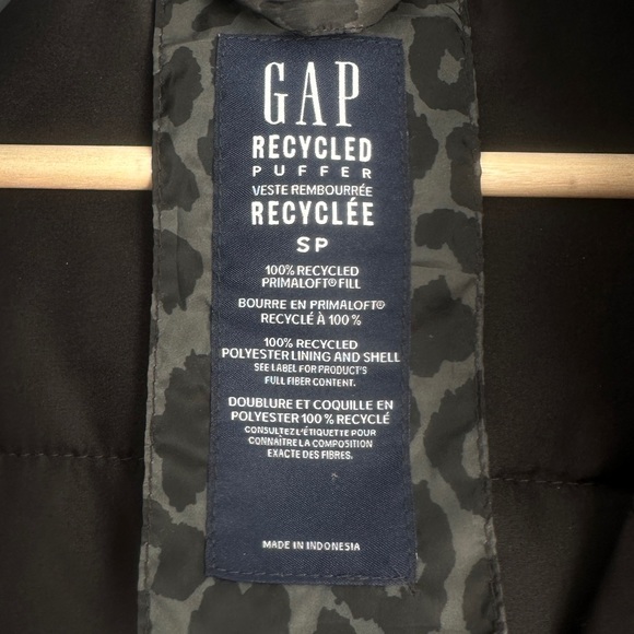 GAP - 100% Recycled Puffer Vest - Picture 4 of 6
